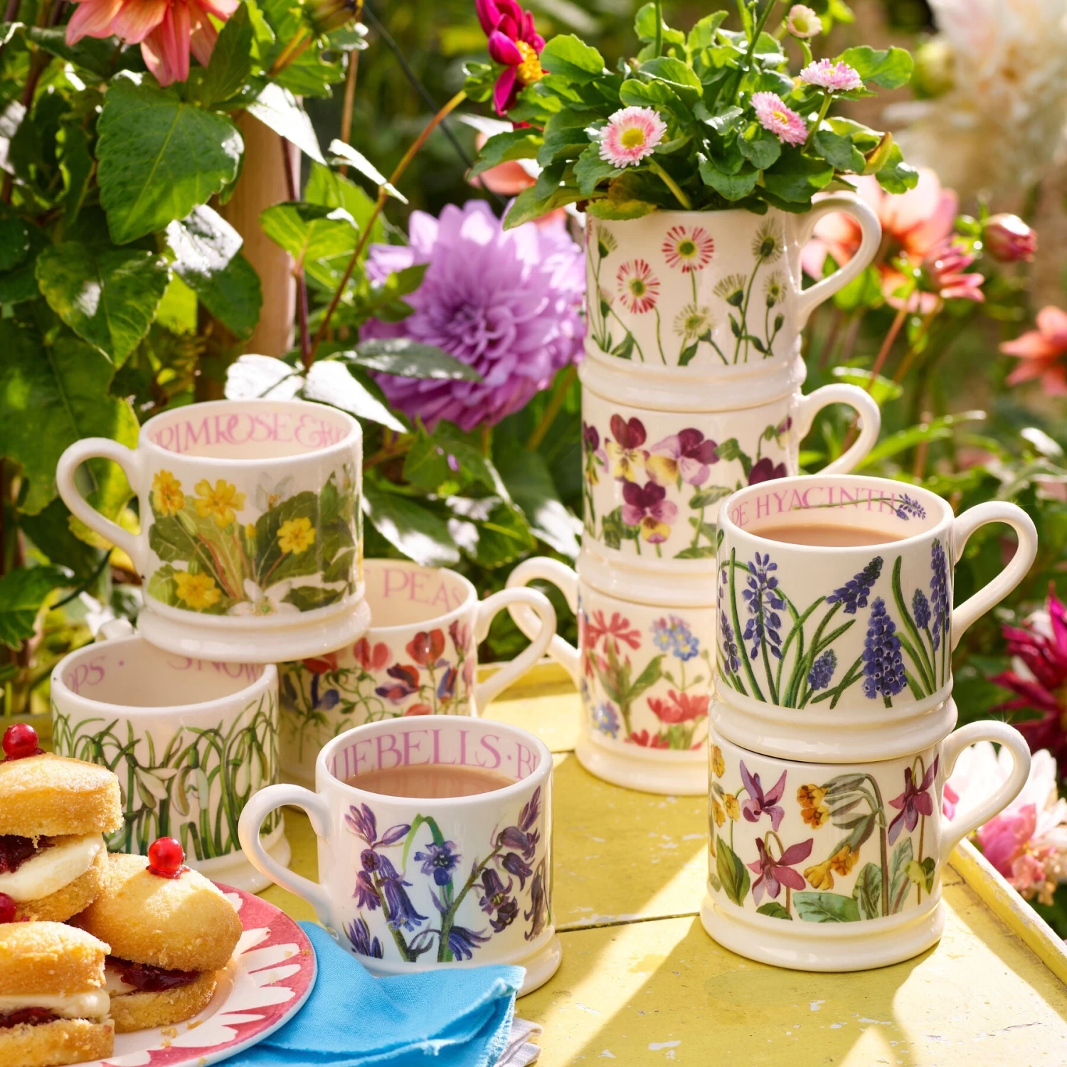 Primrose & Wood Anemone Small Mug - Image 3