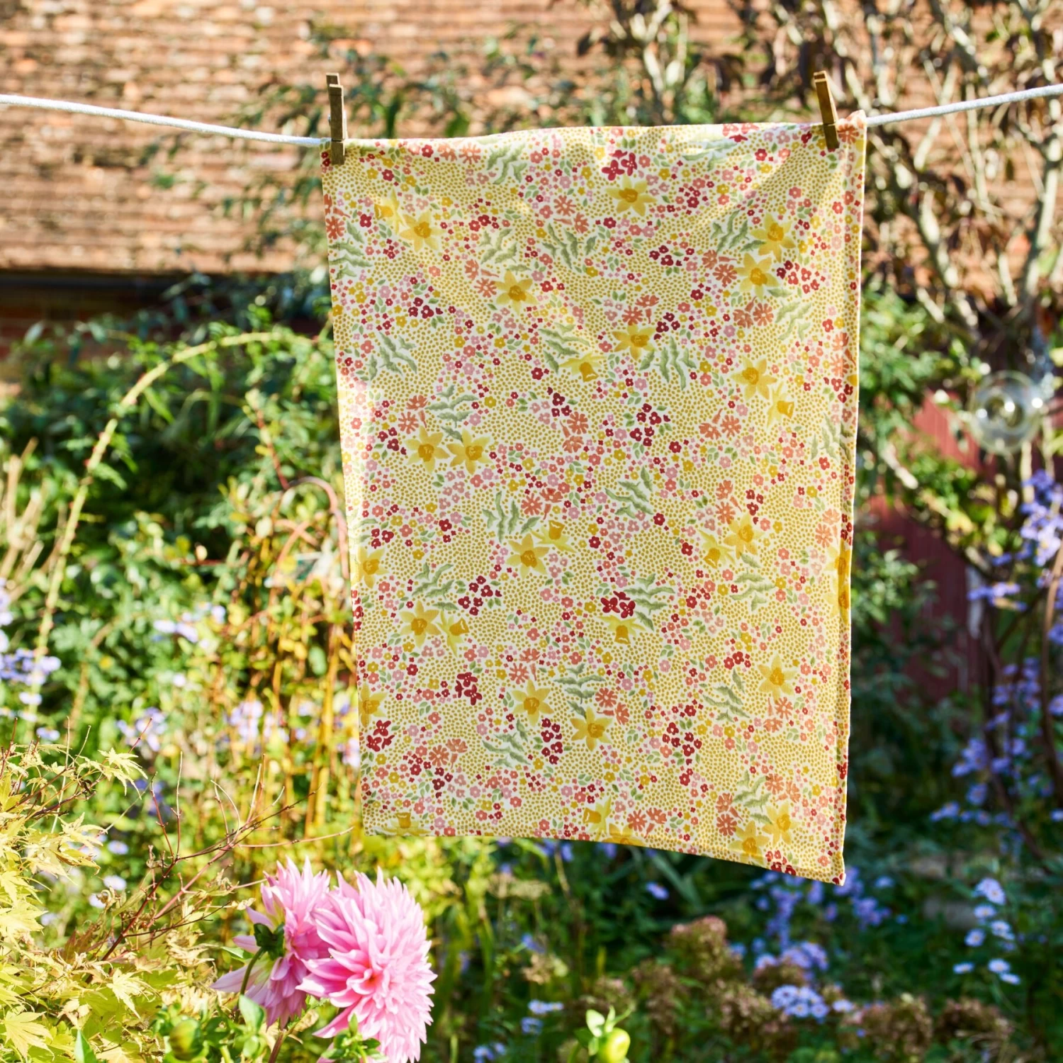 Wild Daffodils Tea Towel - Image 2