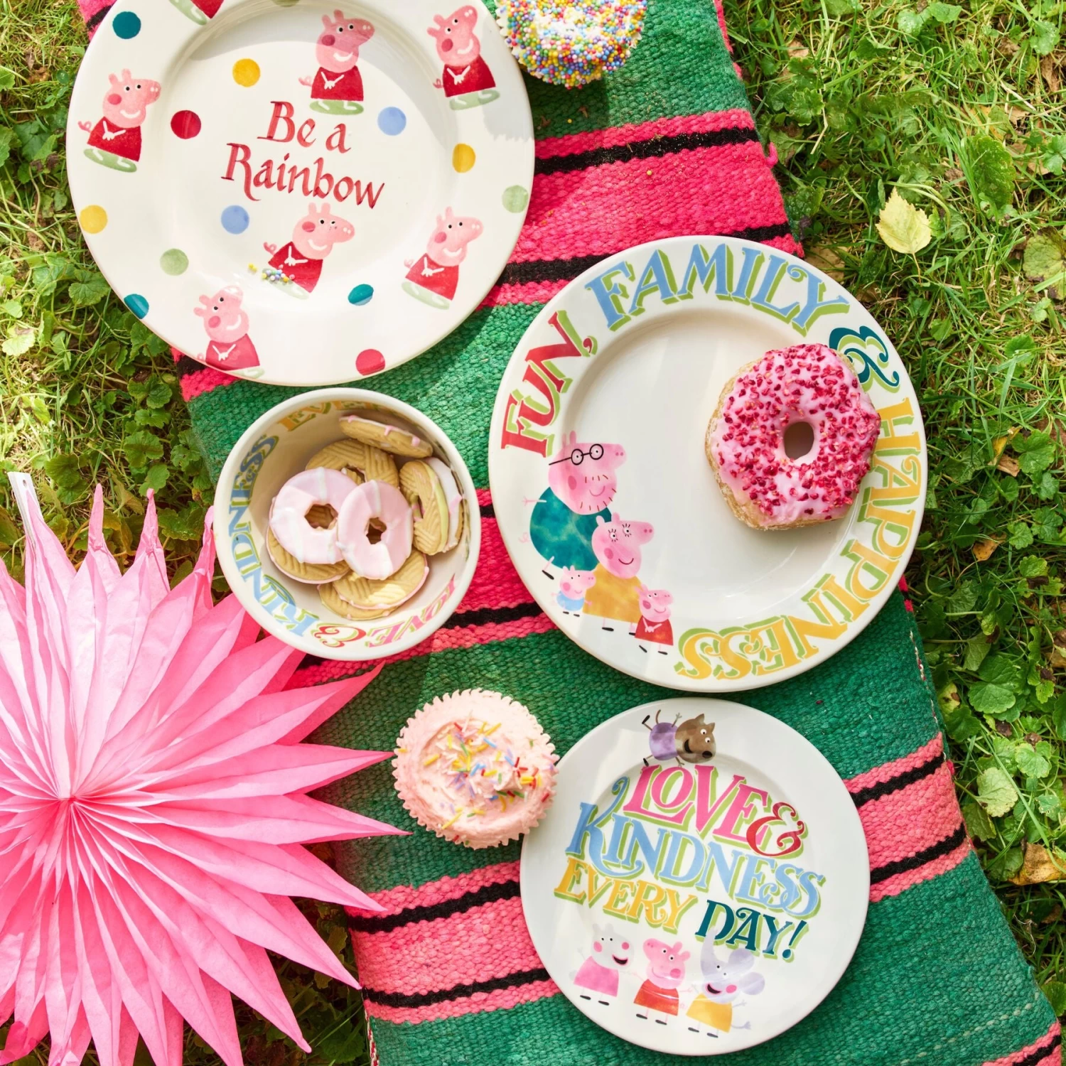 Peppa Pig Happiness & Friendship 8 1/2 Inch Plate - Image 4