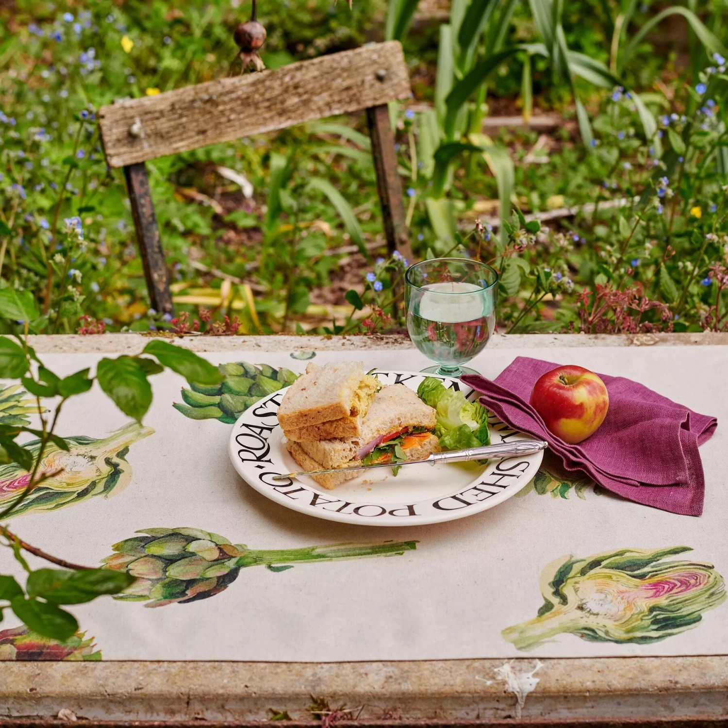 Black Toast Roast Chicken 10 1/2 Inch Plate - Image 3