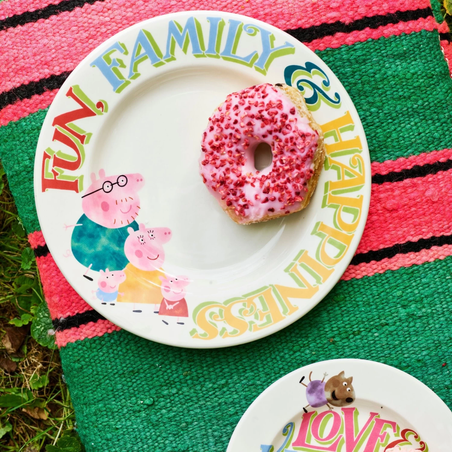 Peppa Pig Happiness & Friendship 8 1/2 Inch Plate - Image 2