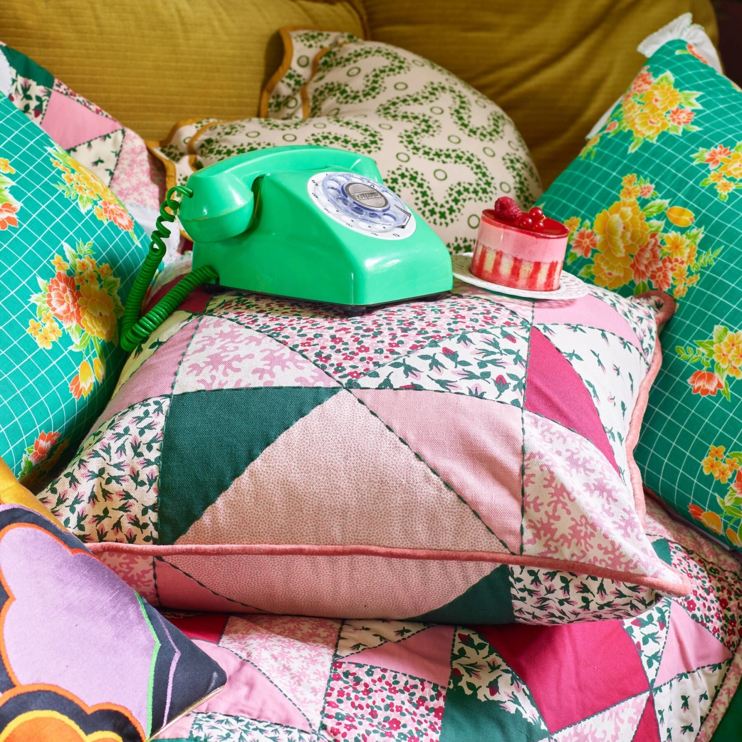 Roses Patchwork 50X50 Cm Cushion - Image 2