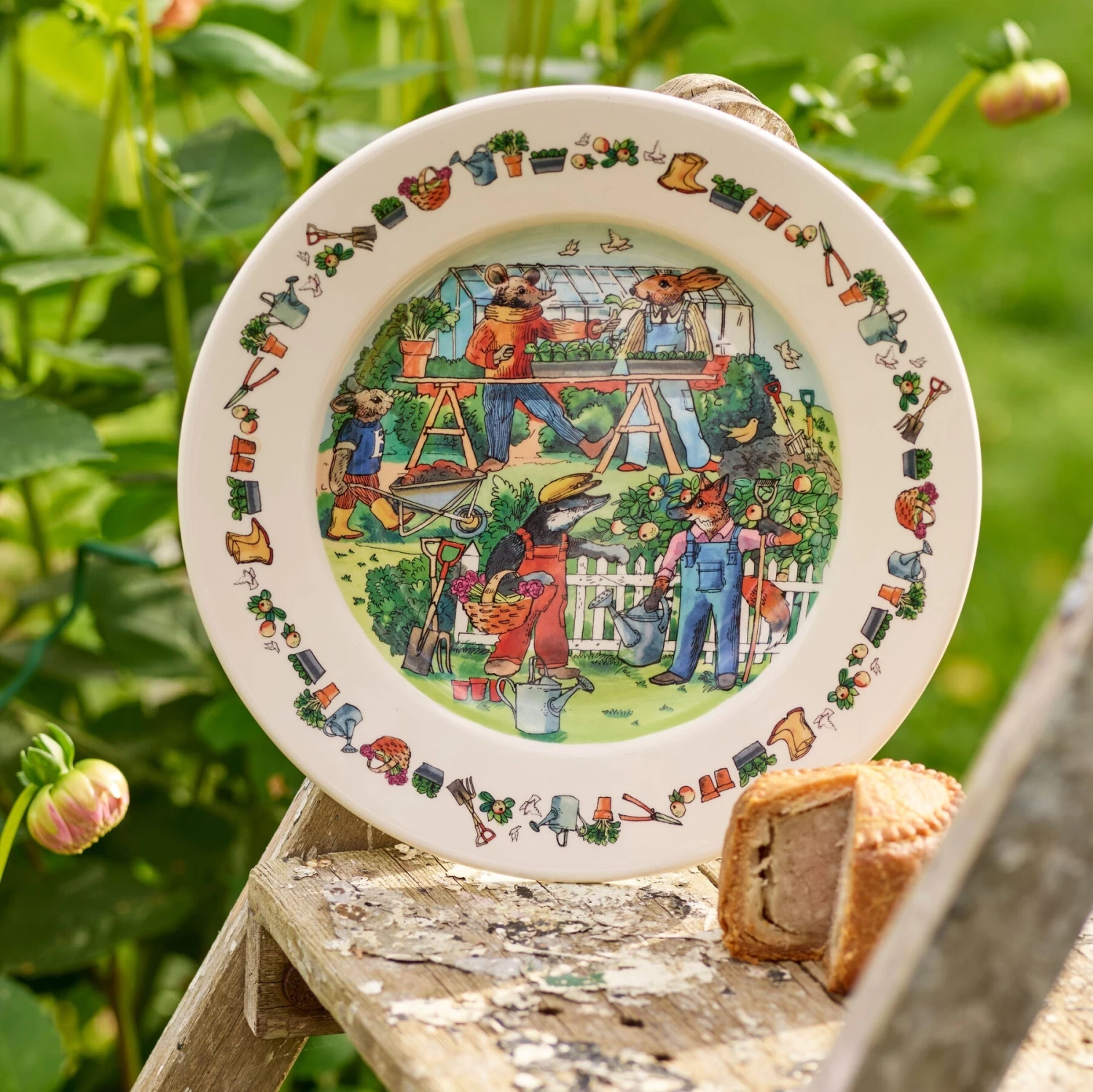 Gardening 8 1/2 Inch Plate - Image 2